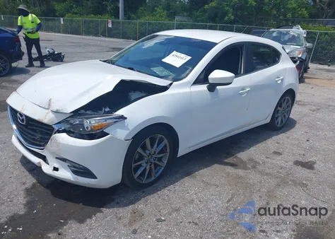 2018 Mazda Mazda3 Touring из США, поврежденный, VIN 3MZBN1L35JM265157